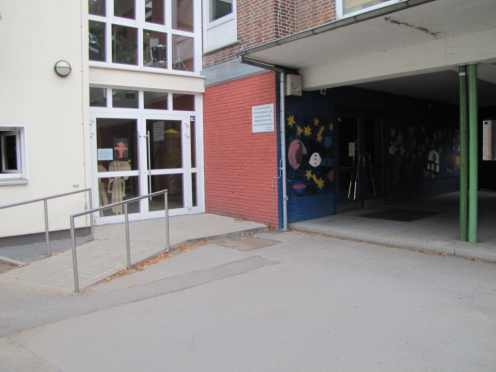 Eingänge zur Friedrich-Kayser-Schule